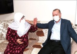 66-летняя сторонница Эрдогана сравнила его с пророком