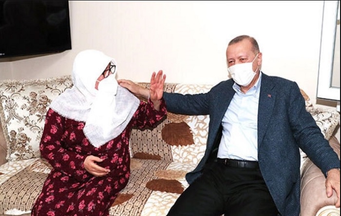 66-летняя сторонница Эрдогана сравнила его с пророком