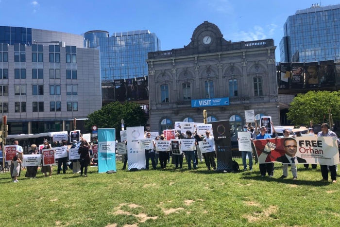 Сторонники Орхана Инанды провели митинг перед зданием Европейского парламента: Не дайте повториться делу Кашикчи
