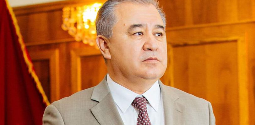 Известный кыргызский политик призвал найти «похищенного» педагога Орхана Инанды