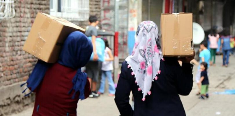 Количество бедных семей в Турции, получающих государственную помощь, за год увеличилось на 102 процента