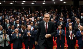 Решивших уйти из правящей ПСР депутатов удерживают компроматом